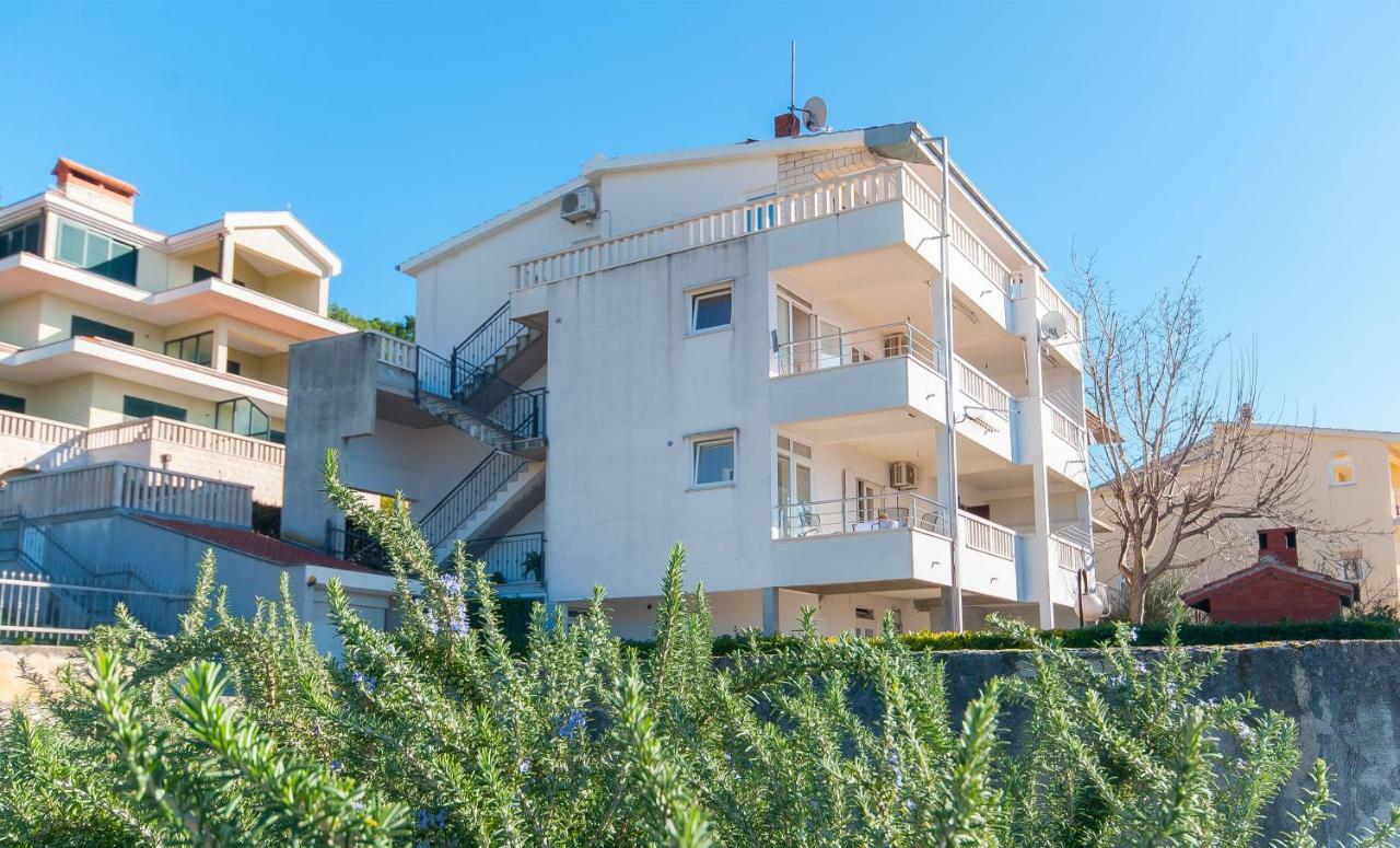 Apartment Ines Omiš Εξωτερικό φωτογραφία